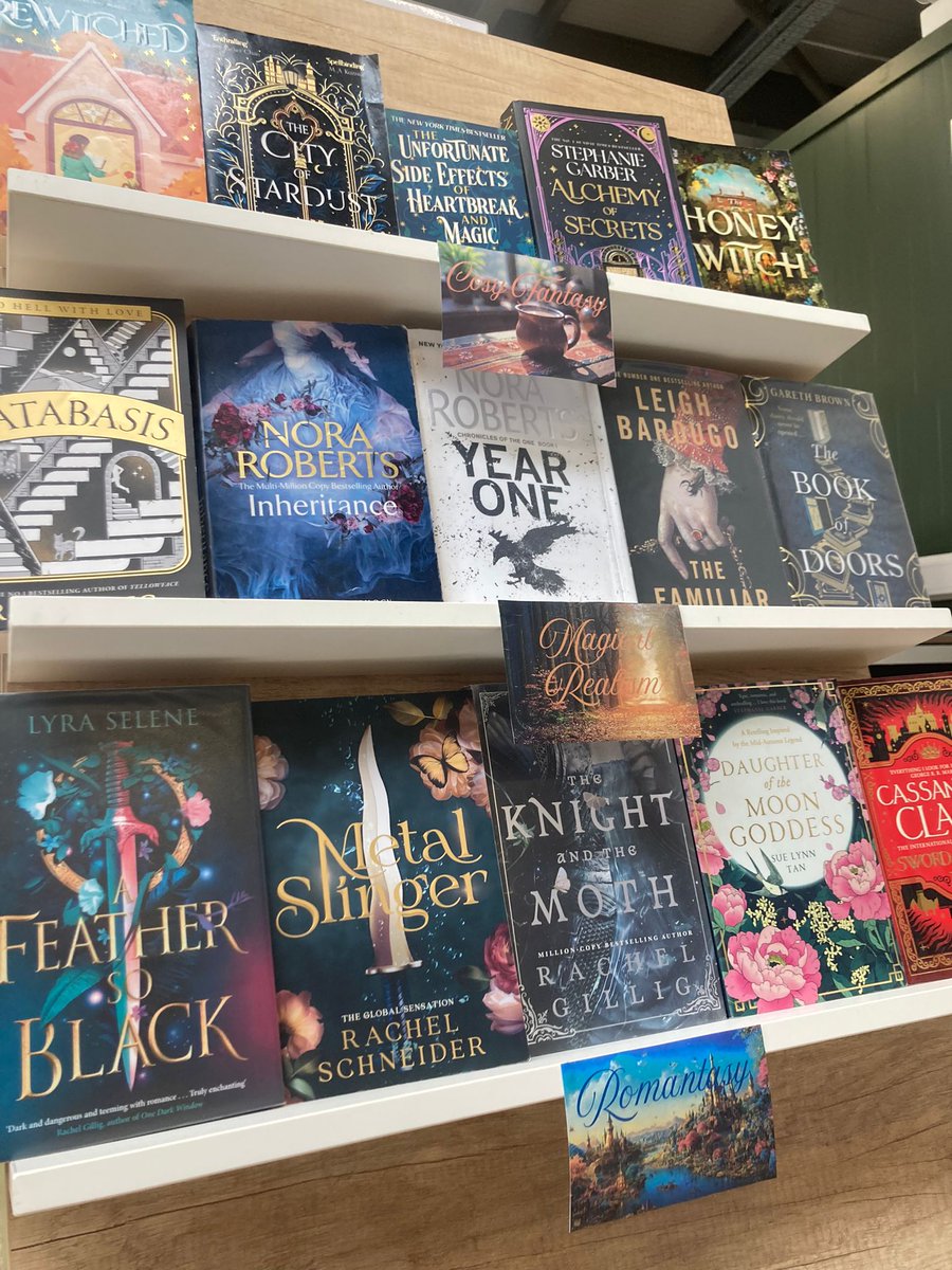 corkcolibrary's tweet photo. Fantasy comes in all shapes and sizes, and there’s something for everyone at #Carrigalinelibrary

Whether you want to curl up with a cosy read or be transported to another world, come pick up a book from our new display and discover your next favourite genre. 🧚‍♂️✨

#WhatLibrariesDo
@corkcoco