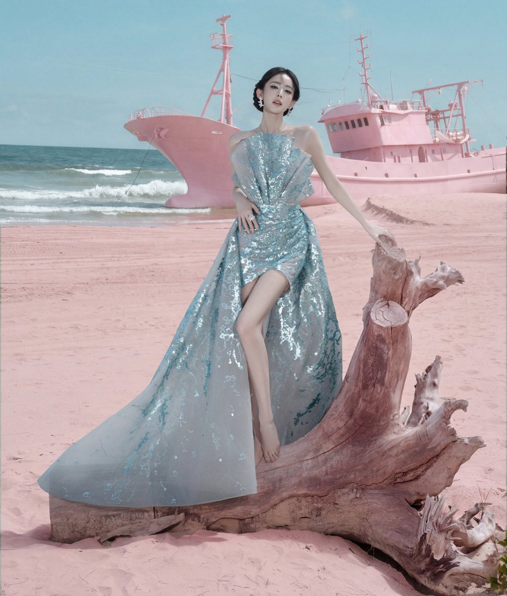 C_EntWomen's tweet photo. Gulinazha’s photoshoot for the 2026 Marie Claire Seaside Fashion Night 

[ #Gulinazha #古力娜扎 ] https://t.co/ugJHzcTe0E