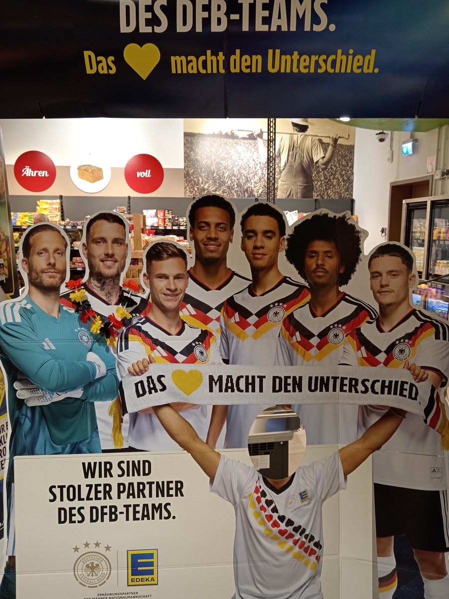 werkselfer's tweet photo. #EDEKA  fährt ohne #Neuer zur WM. Dafür mit #Andrich....😂.
Was wissen die, was ich nicht weiß? https://t.co/6dDwhi9RlJ