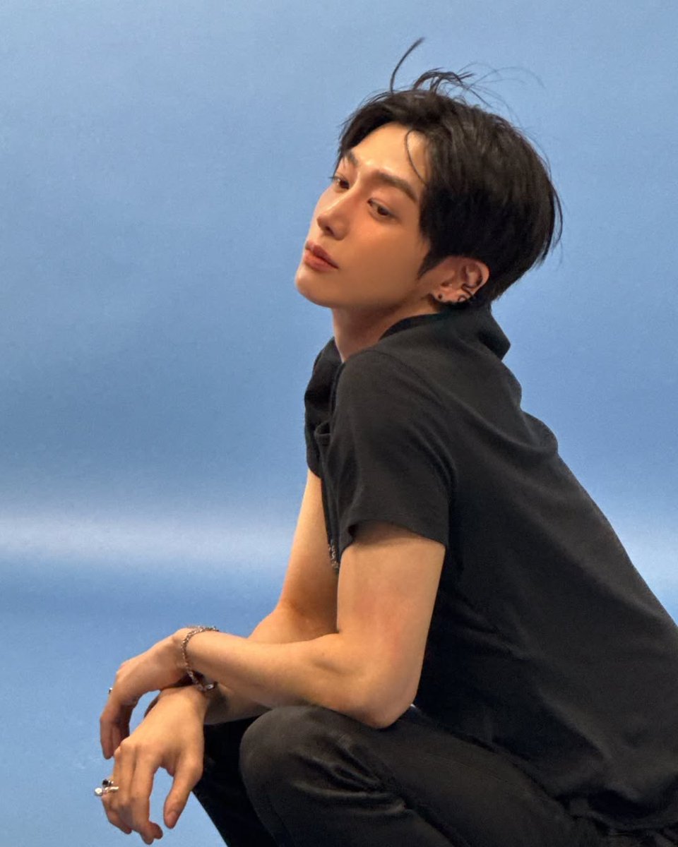 HyungwonThings's tweet photo. 260523 Hyungwon instagram post #형원 

@ coenffl: 🍎

1/5 #형원 https://t.co/OV8vSQK9vN