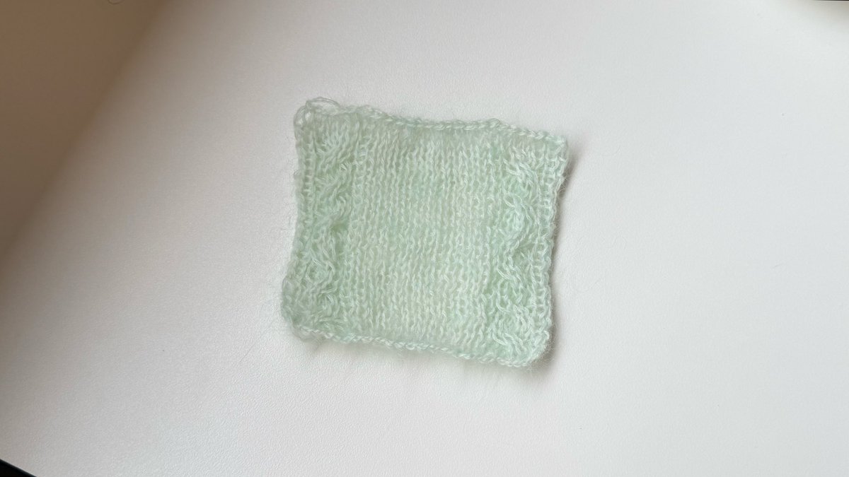toriii1102's tweet photo. 진짜 오랜만에 뜨개질 햇어요... 🧵🧶 https://t.co/OtU5pFpatX