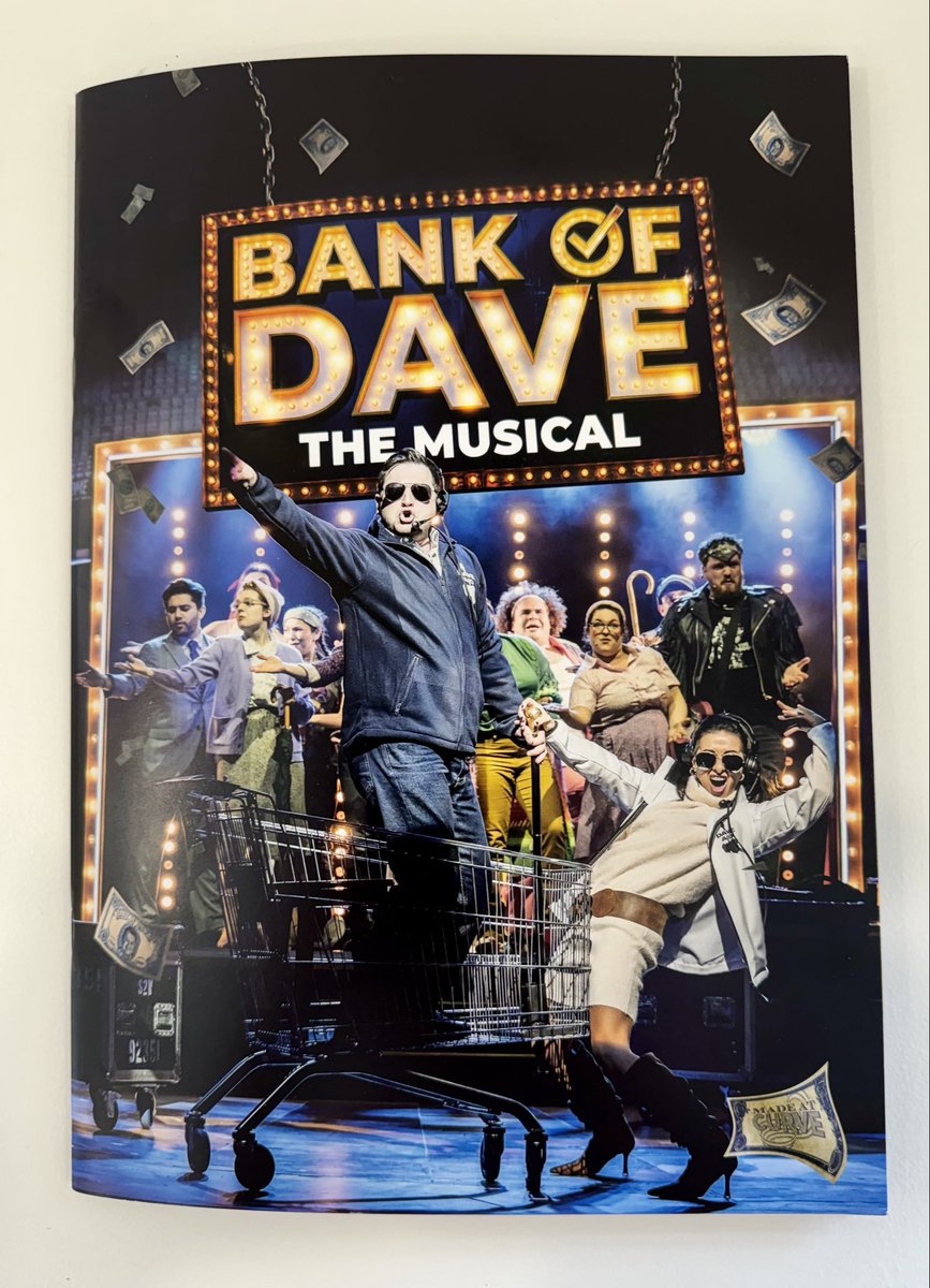 FishwickDavid's tweet photo. Here’s the wonderful team of over 100 people cast & crew currently working on the Bank of Dave Musical
It's incredible how much work goes into staging such a huge production. Well done to all the team for all your hard work every day!
#BankofDaveMusical is currently showing @CurveLeicester