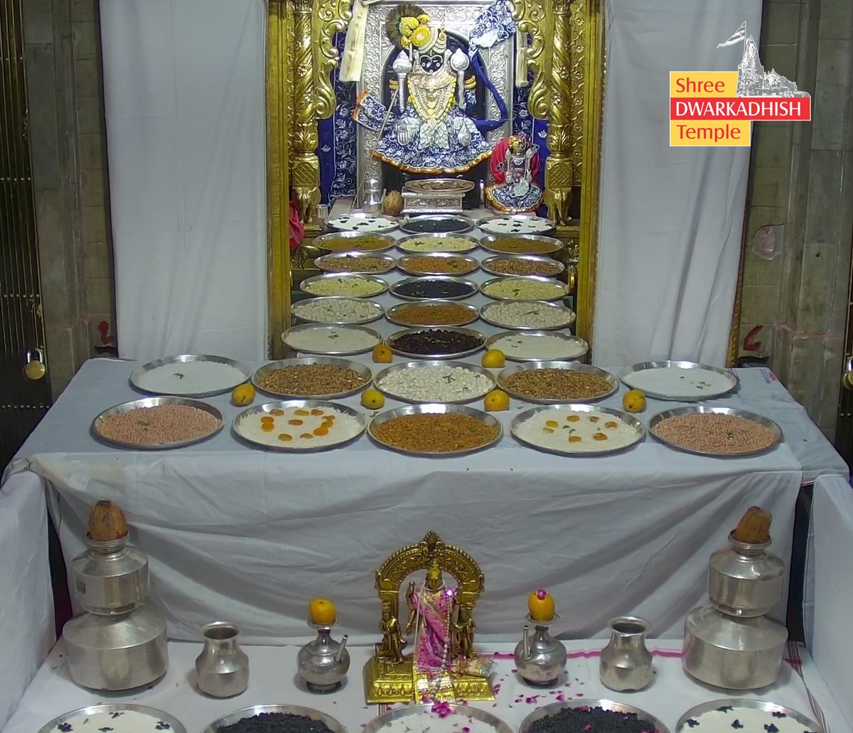 Shri Dwarkadhish Mandir tweet media