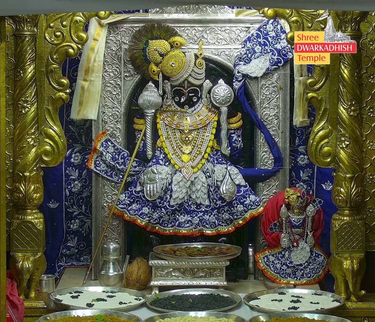 Shri Dwarkadhish Mandir tweet media