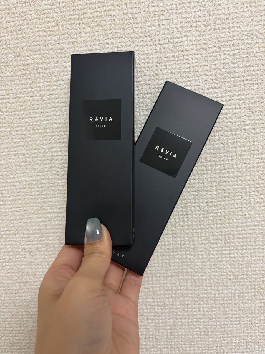 mmt_______chan's tweet photo. ReVIAのカラコンをやっとゲットしました！
パッケージがスタイリッシュでかっこいい〜。チェウォンさんピックのカラーと気になったカラーを1箱ずつ。着けるの楽しみ☺️ https://t.co/o29uwbWFlj
