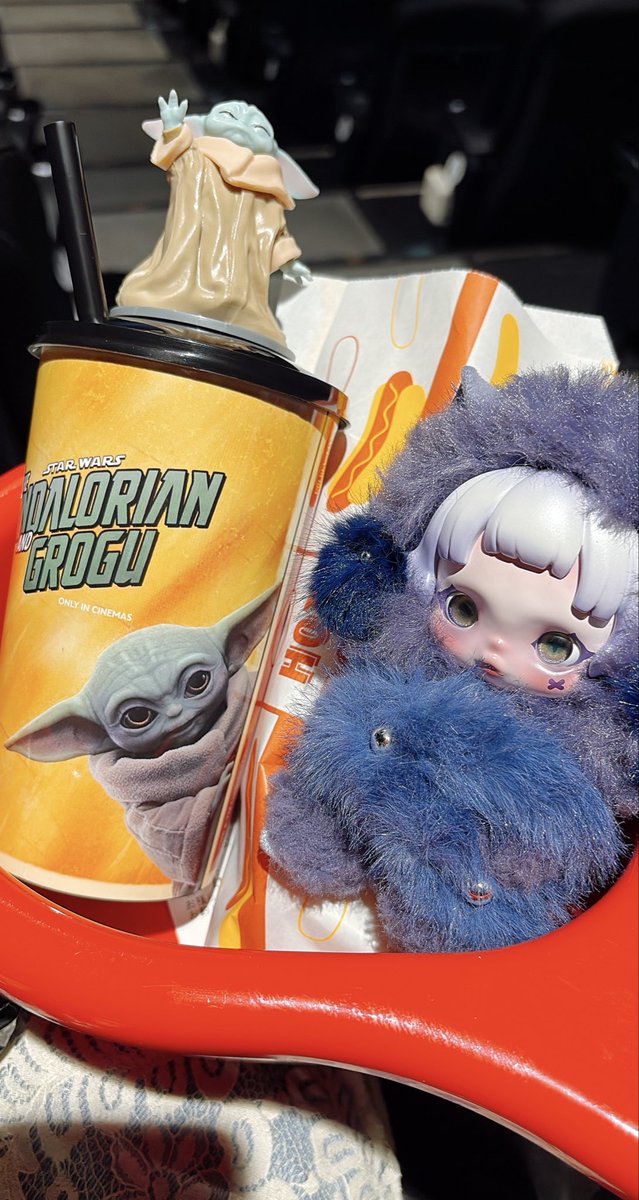 si0o's tweet photo. お買い物してケーキ食べてマンダロリアン見てきた🫶楽しかった〜！
グローグー可愛すぎてマルに会いたくなったので早急に帰る🏃‍♂️ https://t.co/D2Rg4e71ZG