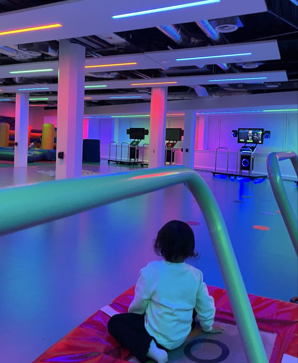 CoonSisters's tweet photo. 💕 sensory time  💕 https://t.co/xca4HVPr2m