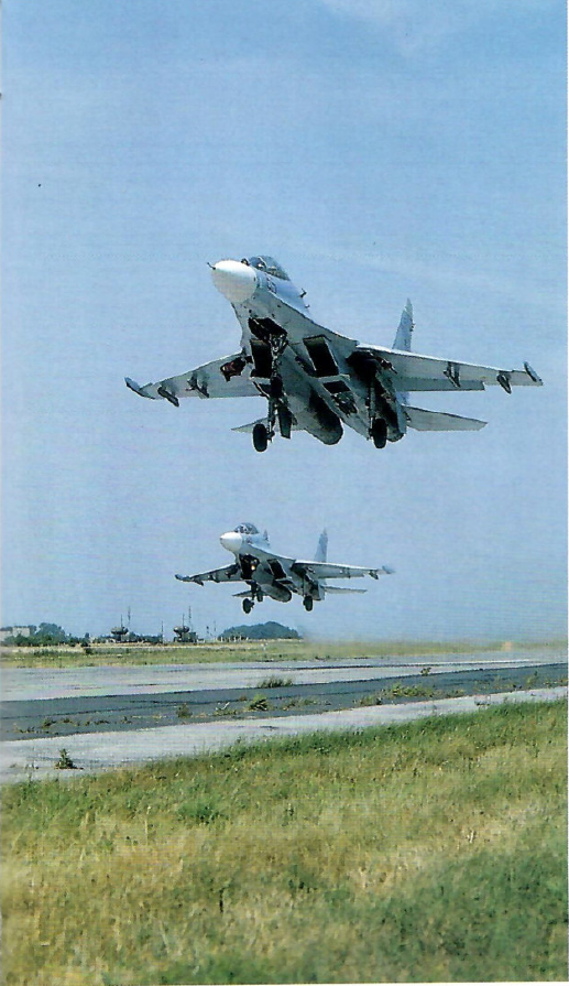su27theplane's tweet photo. Photos of the Su-27's from the 159 IAP, Kluczewo airfield, taken between 1988-1989 by Robert Senkowski, appeared in a French aviation magazine "Air Action" number 41 from July 1993 https://t.co/84mMc3NJi2
