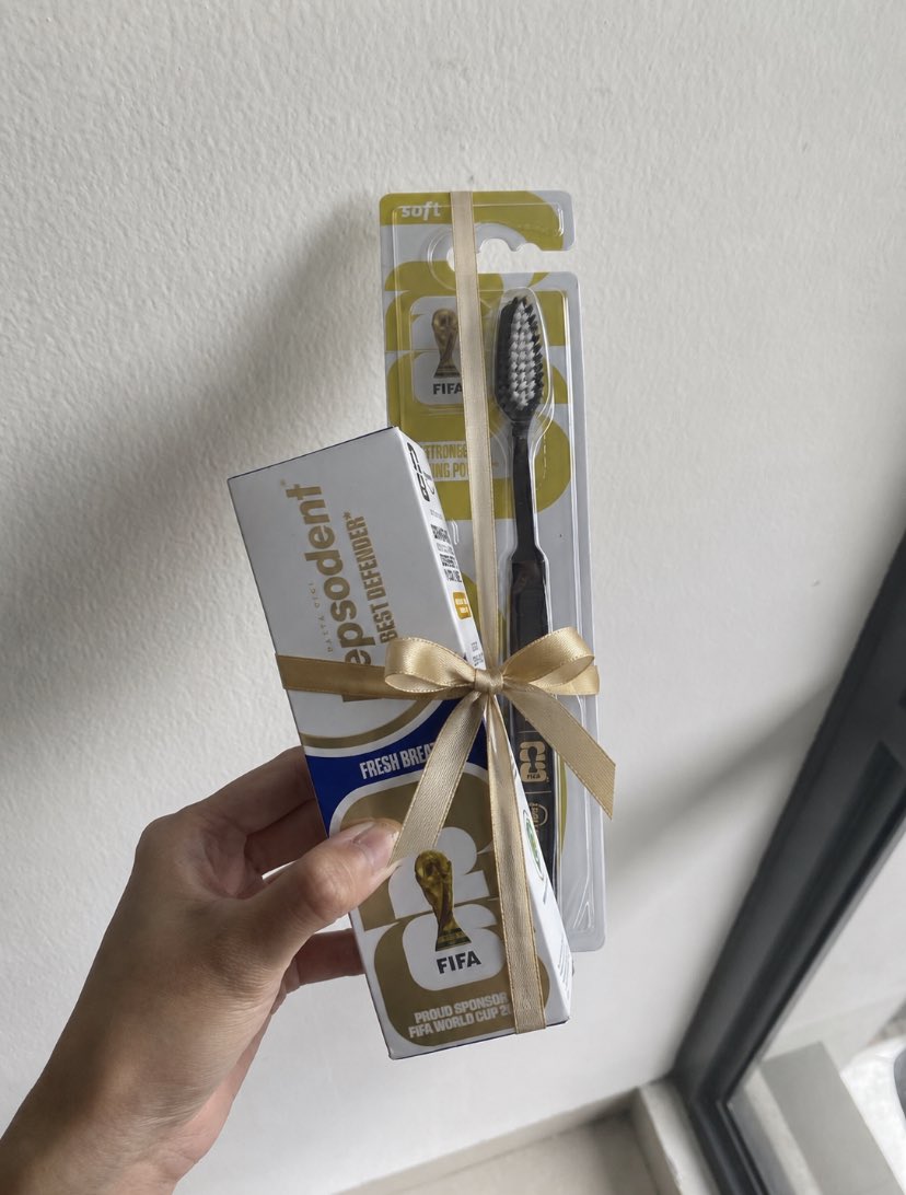 NaminaRaya's tweet photo. hadiah kecil kecilan buat pacar gue yg lg excited bgt sm pildun🥰 https://t.co/k2kbY9N5wq