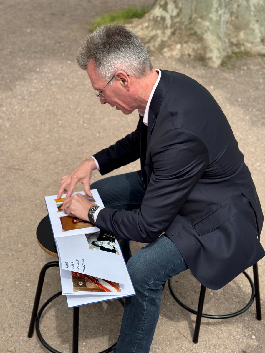 AfDFraktionRLP's tweet photo. Der nächste Termin steht schon an, das Sommerinterview bei Sat1 17:30 #RheinlandPfalz mit dem neuen Fraktionsvorsitzenden. 

Wir waren in #Speyer, der ersten Station von Michael Büge in unserem schönen Bundesland.

Das ganze Interview gibt es am 10.06. auf #Sat1.

#AfD #Politik https://t.co/bfzhYs6ruC