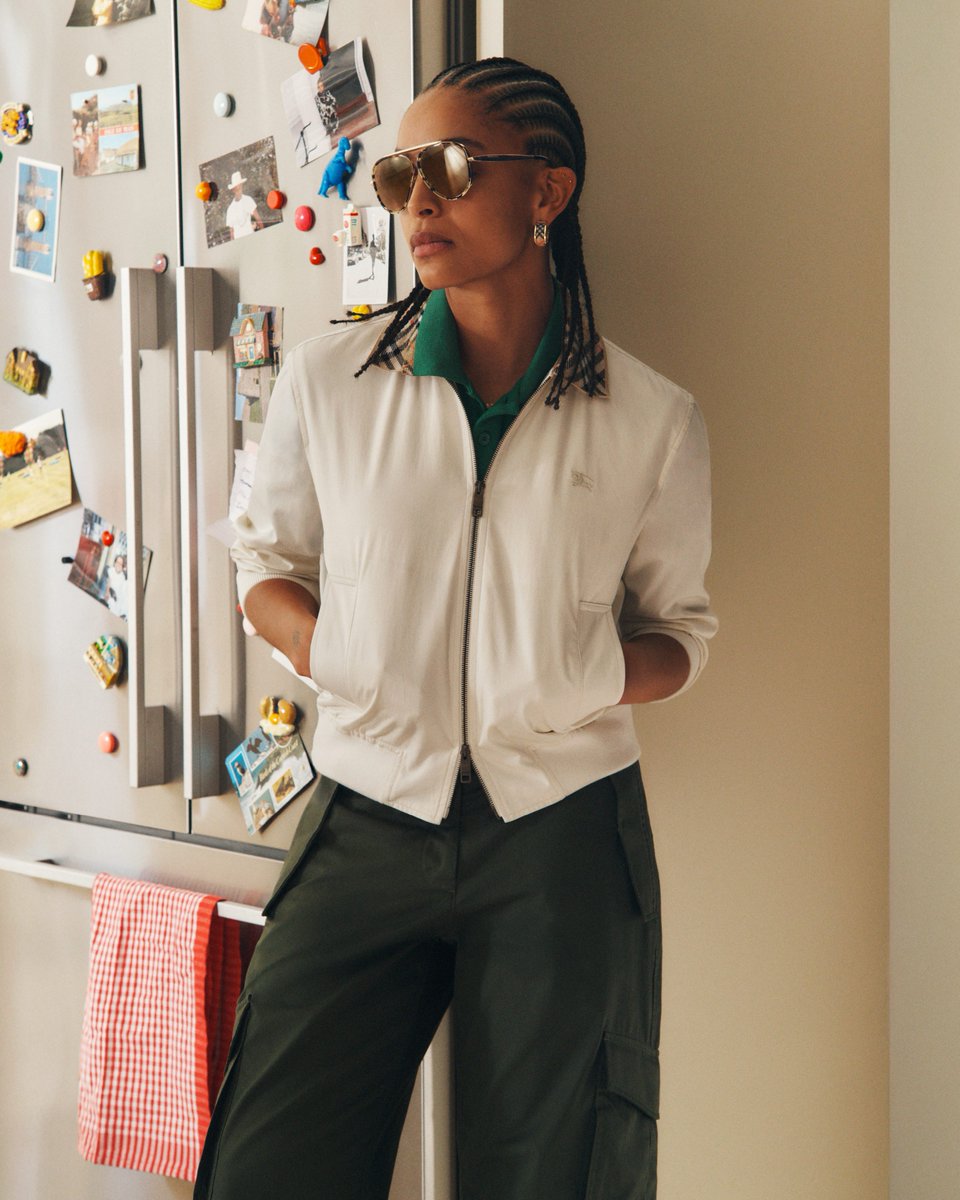 Burberry tweet media
