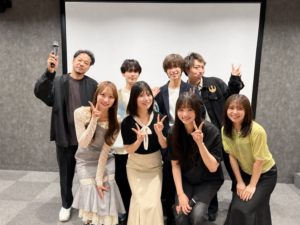 hotaru_tkns's tweet photo. #恋愛道中膝栗毛 
舞台挨拶ありがとうございました！

撮影の時の裏話など沢山お話出来て楽しかったです！

応援のぼりもありがとうございます✨

3枚目はスープが思ったより熱かったときの顔です https://t.co/1pDQtvLFga