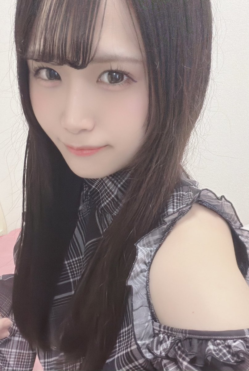 _mirai_2525's tweet photo. こんばんはっ🎶
今日配信しようと思ったんだけど女の子の日になってしまっておやすみするよー😭
今週全く配信できてなくてごめんね、の自撮り投稿します📸
来週はたくさん来れるようにがんばるねっ https://t.co/pA9SCQ5h6n
