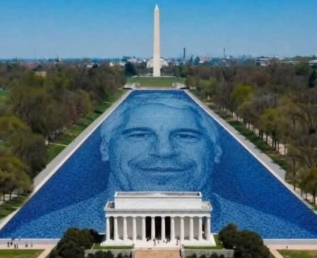 Kingsappho's tweet photo. @krassenstein All because he wants to distract e red sates but we see you Donald Pedophile Trump. @PMBreakingNews @amyklobuchar @NAACP @TravisAllen02 @NewYorkStateAG @ChrisTheHammers when will victims in America be heard, when will the powerful lose their privilege? https://t.co/JZQjPmGJ76