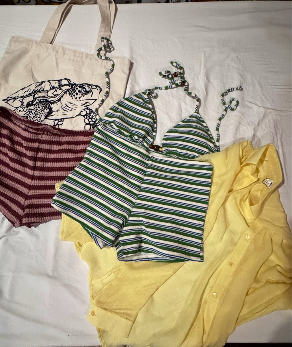 FindommeLexi's tweet photo. Just got back from shopping, who gets the privilege of covering this one? 🛍️ https://t.co/xWVLQXNwcs