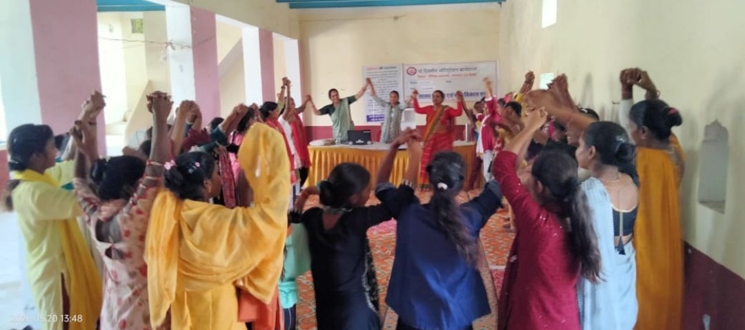 amebvs's tweet photo. थानागद्दी धर्मशाला में आयोजित किशोरी प्रशिक्षण कार्यक्रम में लैंगिक समानता, स्वास्थ्य, शिक्षा एवं मौलिक अधिकारों पर जागरूकता बढ़ाई गई। चार्ट लेखन, Power of Walk एवं एकता-समानता गतिविधियों के माध्यम से किशोरियों ने सक्रिय सहभागिता की। 

#GenderEquality #KishoriShakti https://t.co/CawzgMgnac