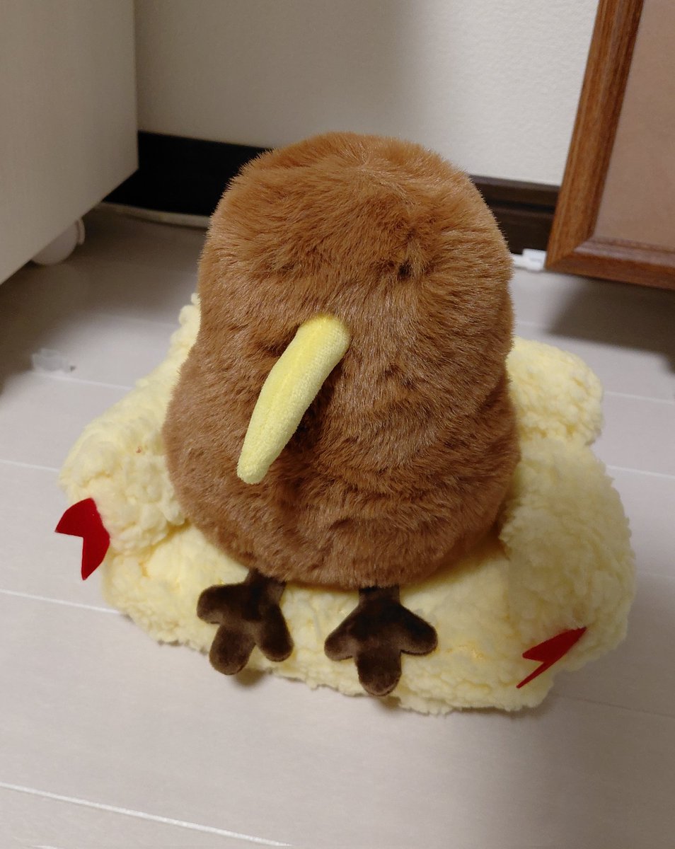 RAO_sen_'s tweet photo. 初のデザフェス楽しかった！
可愛いのいっぱいあってめっちゃ悩んだけどこの子にしました💛
海老キーウィ🍤
来年も行きたいな♪ https://t.co/2GaEnIkLhw