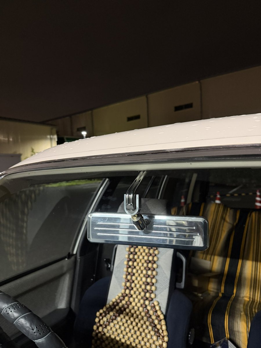 S_GIKEN's tweet photo. 手曲げでステー作ってルームミラー完成させたし、車高もまた落としちゃった🤭

明日のストカー楽しみっ！ https://t.co/ZsCVvie2Ld