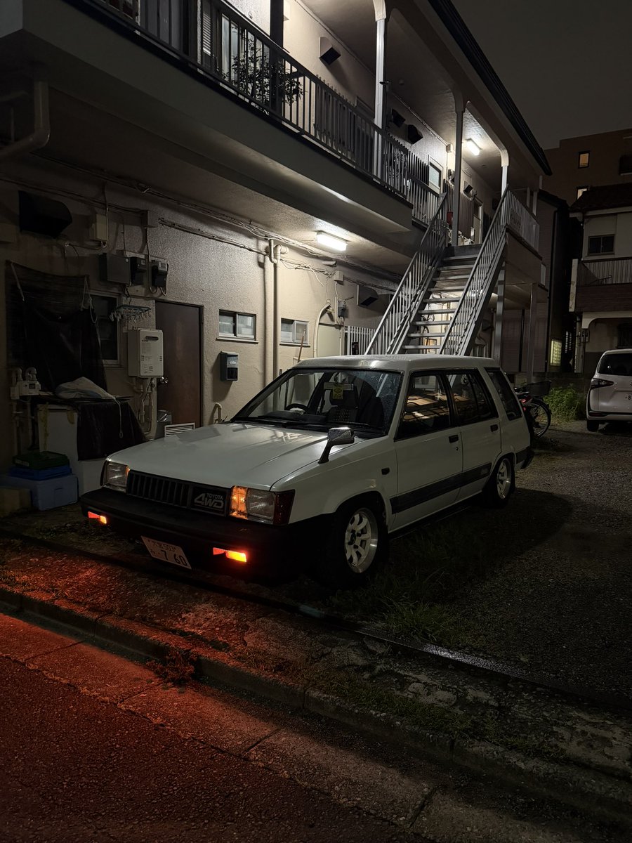 S_GIKEN's tweet photo. 手曲げでステー作ってルームミラー完成させたし、車高もまた落としちゃった🤭

明日のストカー楽しみっ！ https://t.co/ZsCVvie2Ld