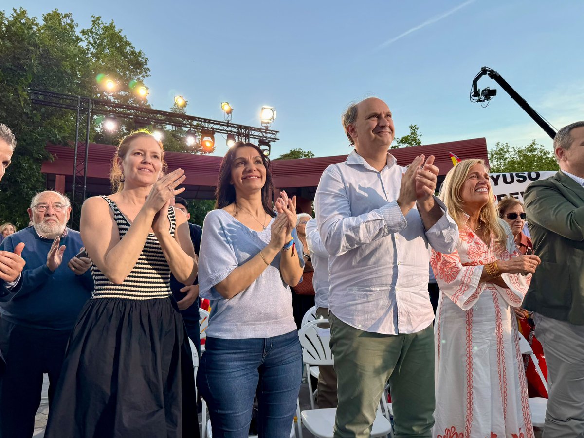 MLopezValverde's tweet photo. Frente a la decadencia del #sanchismo, el proyecto de @IdiazAyuso y @ppmadrid demuestra que el futuro se construye con libertad y tecnología. Madrid se consolida como el ecosistema digital y próspero que España necesita.

Tres años liderando la digitalización, conectando talento y reduciendo la burocracia.

#3añosConMásGanas