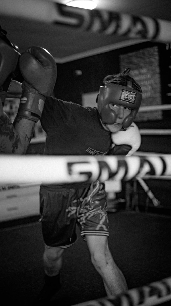halias_'s tweet photo. Sparring shot on the Leica SL2s and the Leica Summicron 50mm  F2 #photography #Leica #blackandwhitephotography https://t.co/bTE5au7fO2