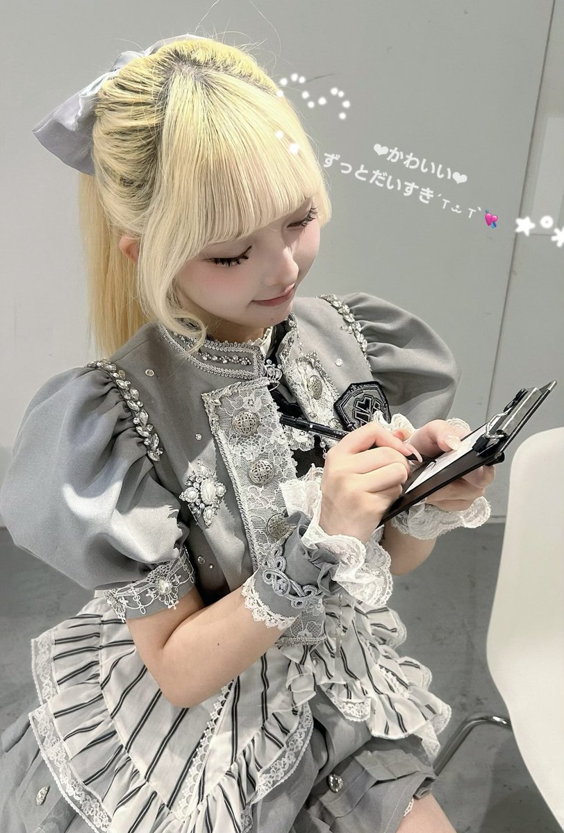 よち tweet media