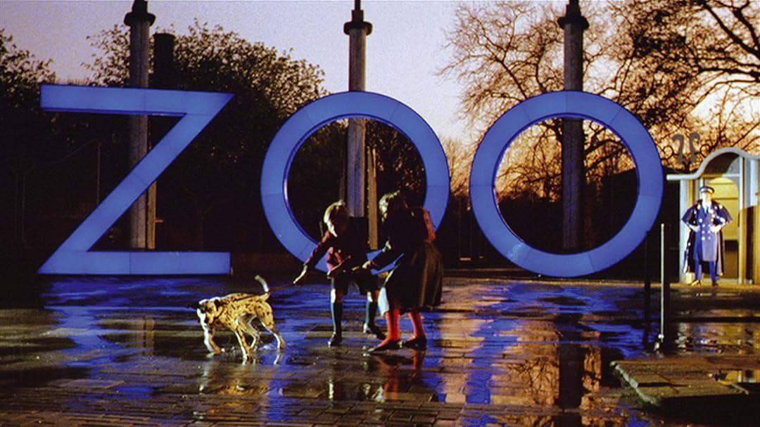 hr0274's tweet photo. グリーナウェイの『ZOO』、なんで今まで観なかったんだ、というくらい個人的にはヒット。生物の崩壊と執拗なまでのシンメトリー。偏執的で狂っていて美しい。趣味の映画だよね、他人におすすめはしません https://t.co/MzoFtsAQWu