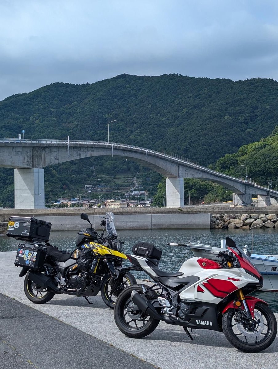 momi006's tweet photo. 山口県の周防大島にツーリング🏍️
昼に食べたビーフ丼めちゃ美味しかった🥩肉の量が凄かった。
#YAMAHAは美しい
#YZFR25
#ツーリング
#CRAZYMEAT https://t.co/Kef6F1GTFF