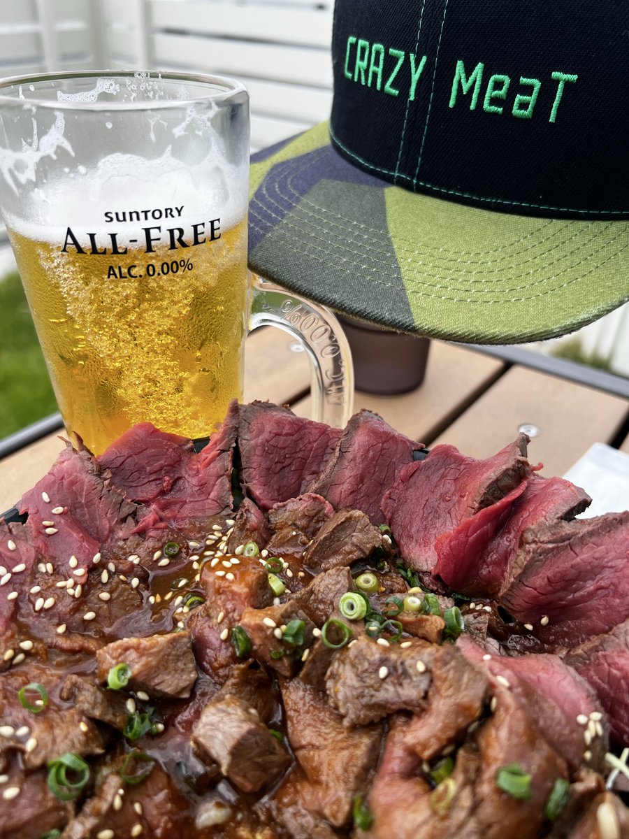 momi006's tweet photo. 山口県の周防大島にツーリング🏍️
昼に食べたビーフ丼めちゃ美味しかった🥩肉の量が凄かった。
#YAMAHAは美しい
#YZFR25
#ツーリング
#CRAZYMEAT https://t.co/Kef6F1GTFF