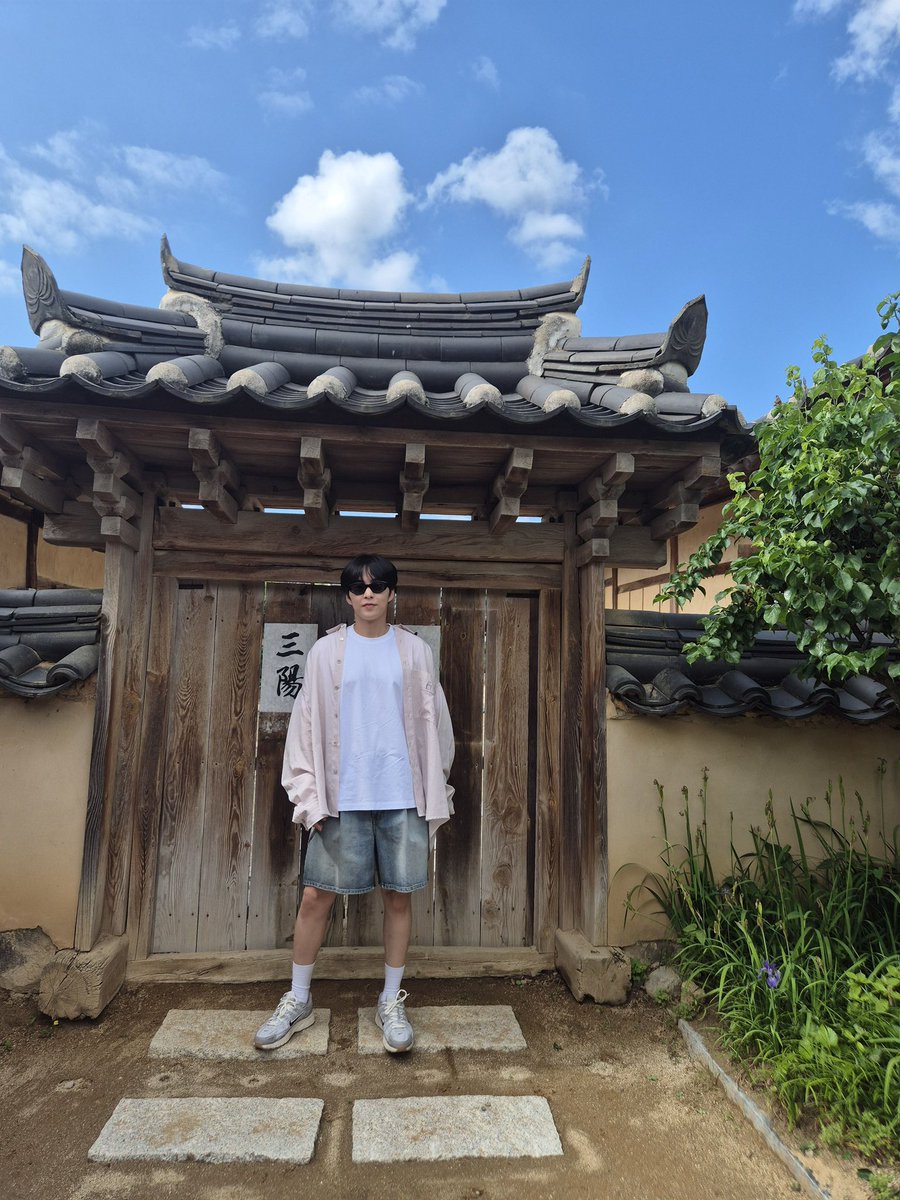 minesaowalak's tweet photo. โหวววววว น่ารักม๊ากกกก 😭😭😭😭😭 ชอบเวลามินซอกฮีแต่งตัวแบบนี้มาก น่ารักสุดๆ https://t.co/vUEghR8NeF