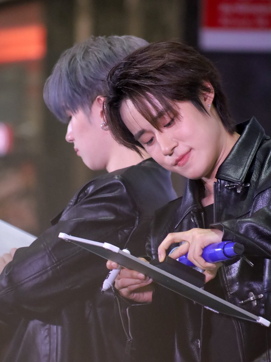 มะลึกกึ๊กกึ๋ย tweet media