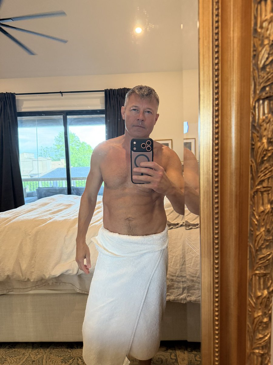 DaddyType8's tweet photo. After 24 ish hours of rain it let up. Morning walk 2 miles. Sunny at least for now. Happy Saturday! https://t.co/xobHQVL1DX