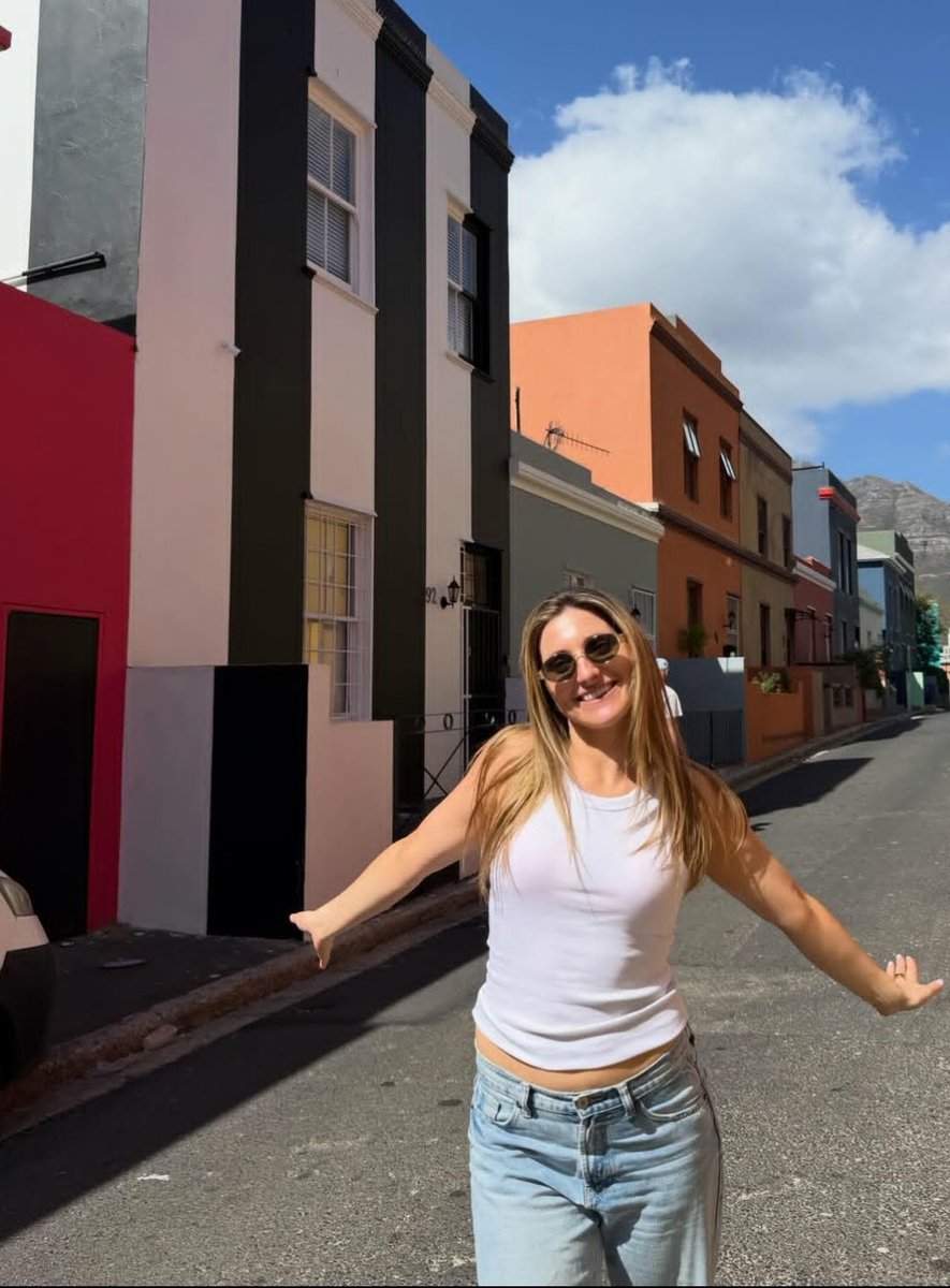 Michell01671421's tweet photo. ✨ Cape Town magic captured ✨
Sunshine, colorful streets, and the best kind of views in Bo-Kaap! Feeling grateful for days like this 🌈🏔️
Who else has fallen in love with this vibrant corner of South Africa?
#CapeTown #BoKaap #TravelDiaries #SouthAfrica #Wanderlust https://t.co/VlFAygLjb0