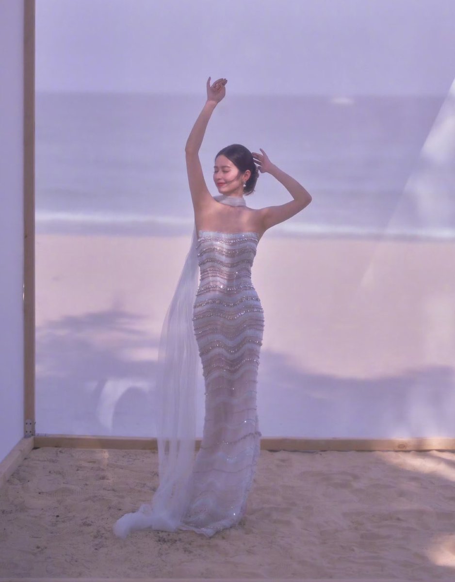 centlookbook's tweet photo. #YingEr 颖儿 in Lune Stelléa for Marie Claire x Douyin’s Seaside Fashion Night in Sanya https://t.co/aw046244m5
