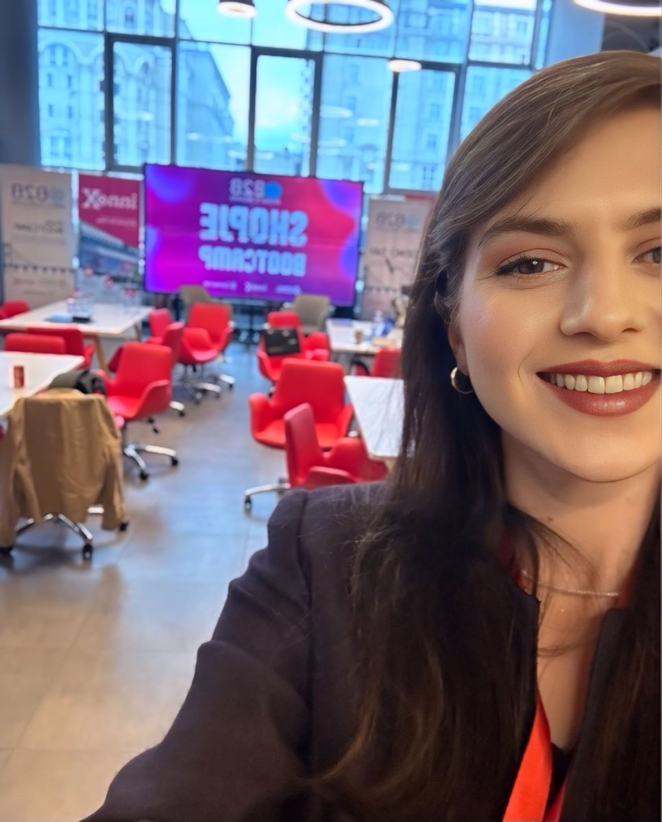 Sara Çela tweet media