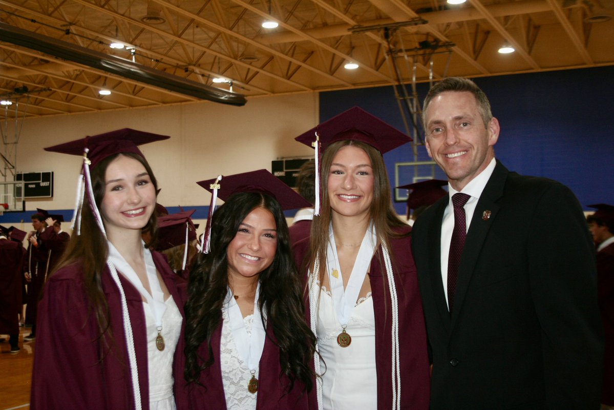 Maroon Crew tweet media