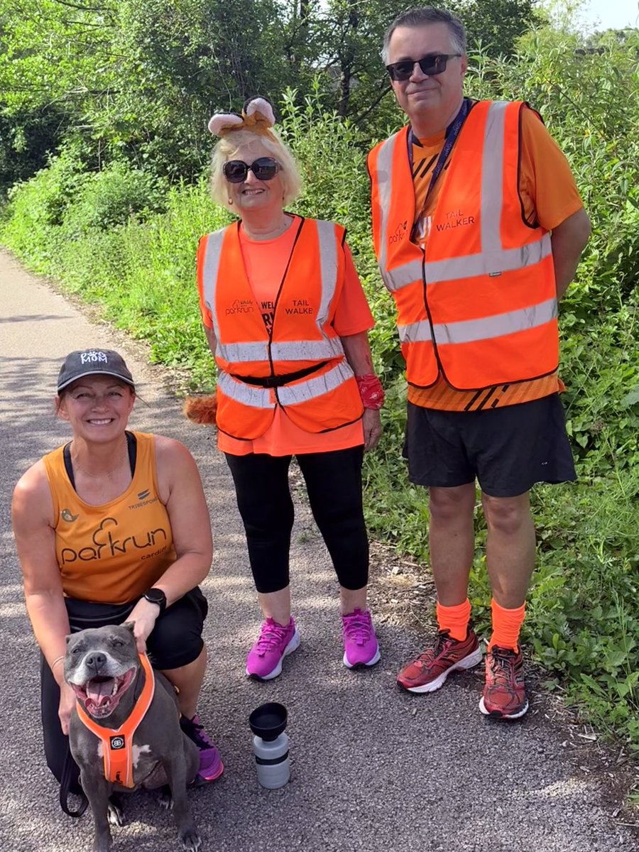 IsaMary2021's tweet photo. We were all matching orange for #parkrun this morning. @IsasNanny was the tailwalker. She had a real tail just like me ๐งก๐งก. @coakled
#IsaMary #parkrunDogs #Grangemoorparkrun https://t.co/pCAEizkLfC