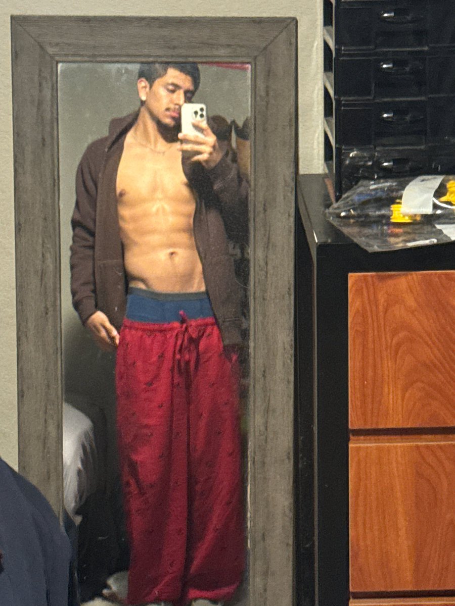 PopsIstheGoat's tweet photo. my fits b so hard this ain’t even the beginning fr

#drip #sexyking https://t.co/t8SeoLLEjp