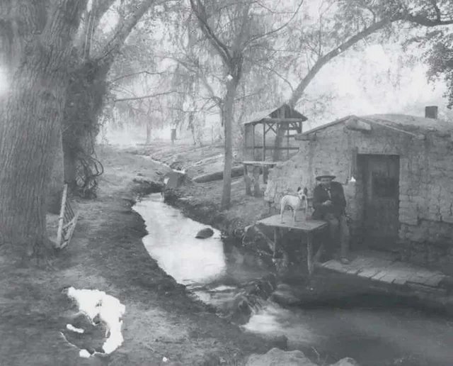 Rainmaker1973's tweet photo. This is what Las Vegas looked like in 1895. https://t.co/Sf4G2y7iUO