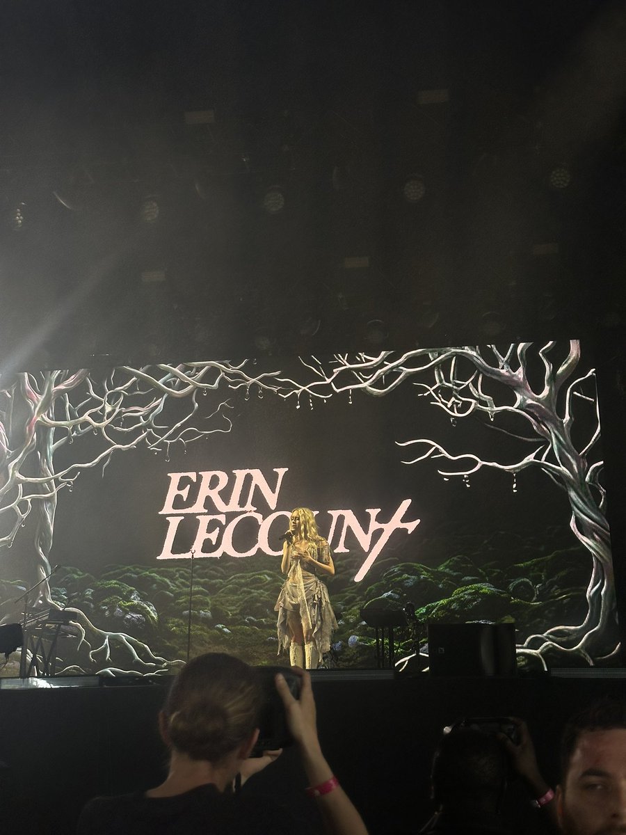 erin hq ⏾ tweet media