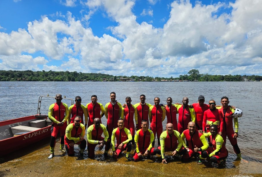 Sdis973's tweet photo. La #FMPA spécialité SAV (niveau3) s’est tenue à Saint‑Georges de l'Oyapock les 21-22 mai 2026. Merci aux sauveteurs aquatiques du @Sdis973 présents — leurs clichés témoignent de leur professionnalisme au quotidien. #formation #spécialité #sauvetage #aquatique #sdis #guyane https://t.co/Np3YE1O9Fm