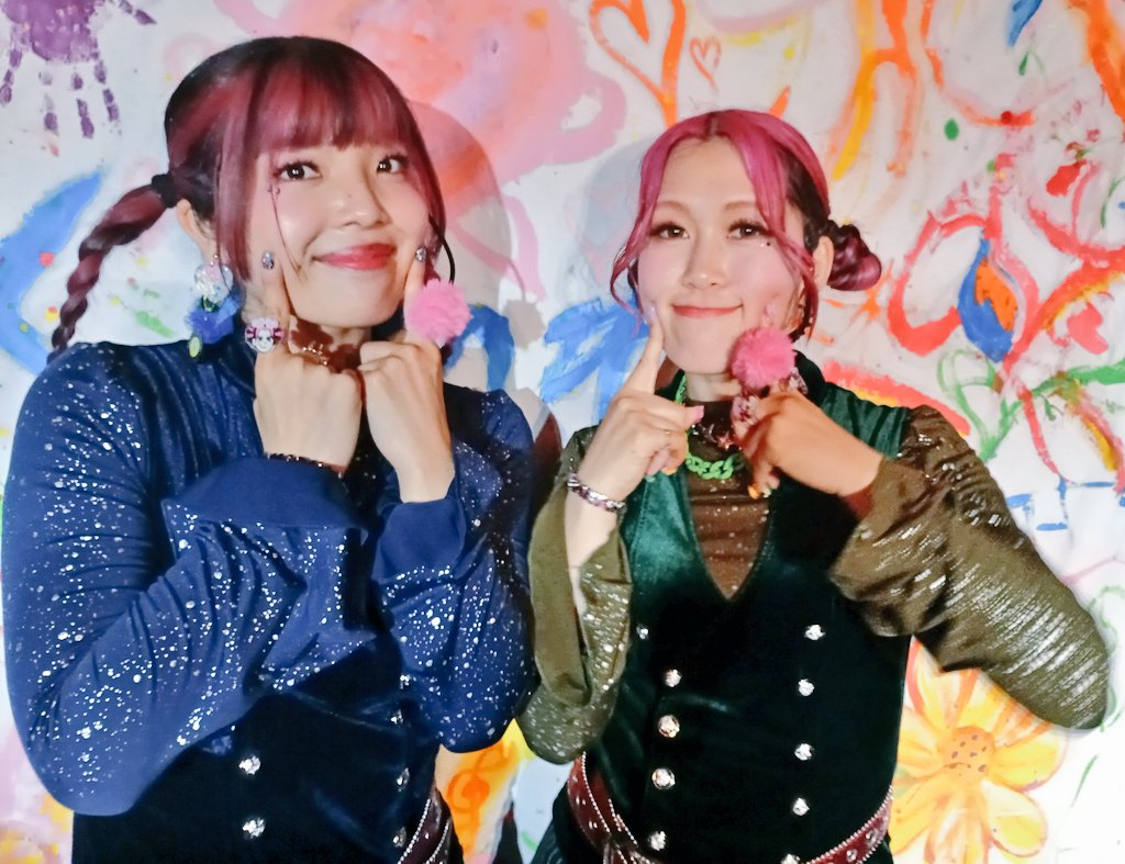 TAKA10453's tweet photo. Pink Pink
くさのね劇場
2026/5/23
Pink Pink
PKOちゃん
ゆきりん
お疲れ様でした😊
夜も行ってきた🎶
バイオリン🎻のコラボが珍しかった😳
#pinkpink https://t.co/Uv6YlOwpGY