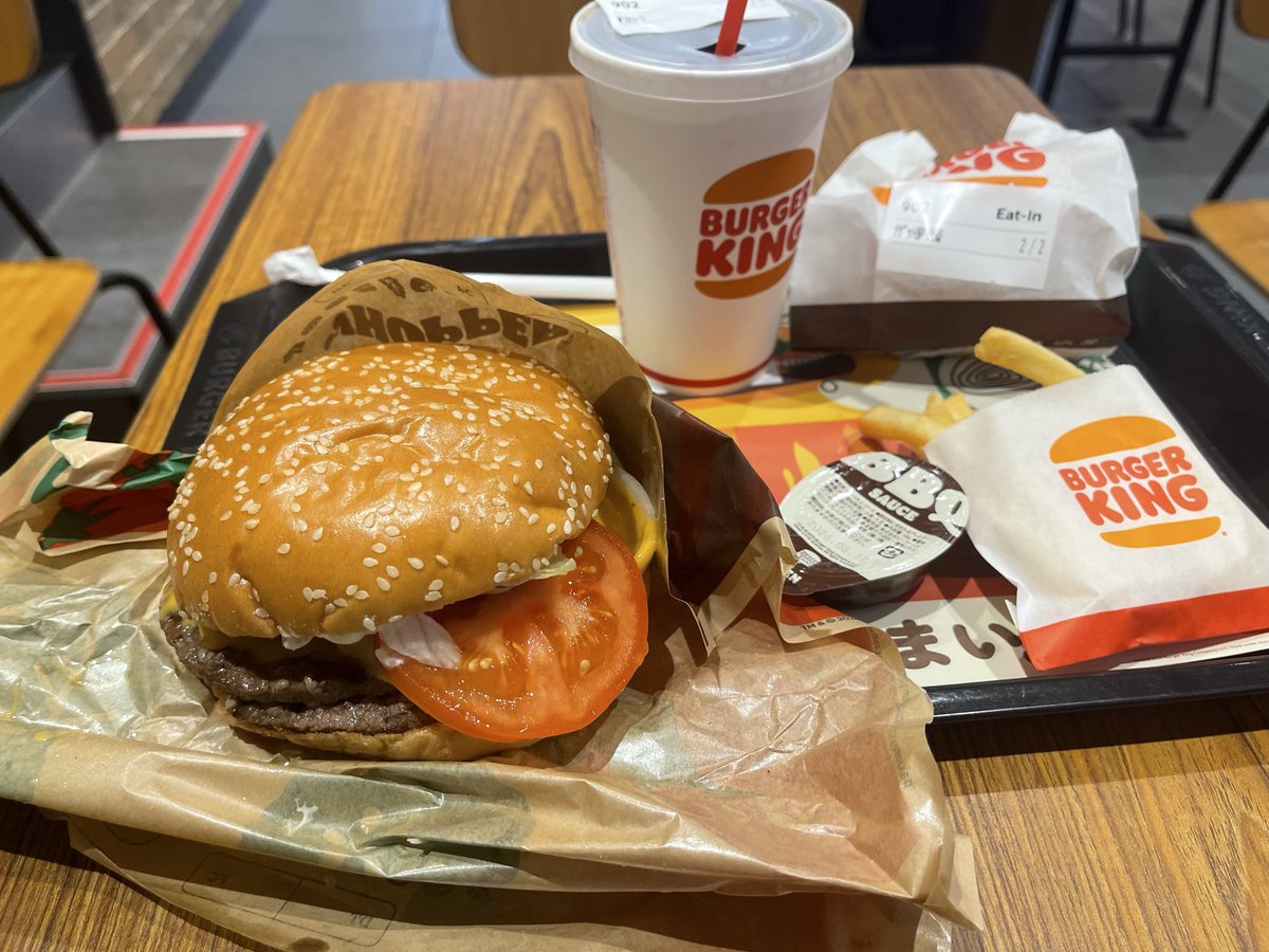 dedechin_2s_FN's tweet photo. マックよりBURGER KING派♪ https://t.co/fMvGDkzwcH