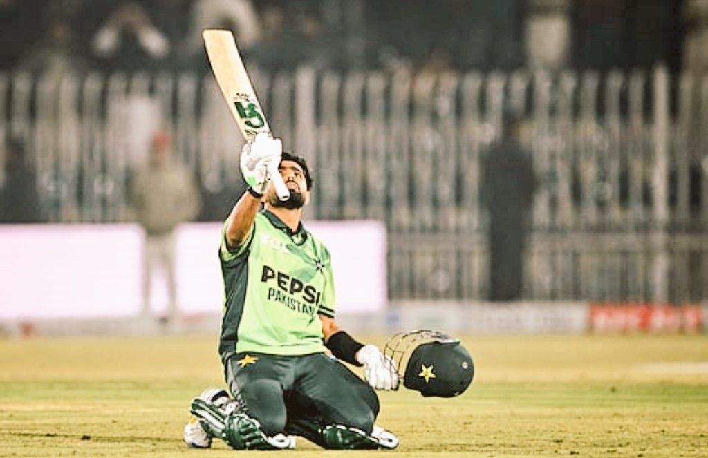 MeharMaroof6's tweet photo. Tweeting "BABAR" alone can deliver 20k likes..!!
#babarazambattingtoday 
@babarazam258 https://t.co/aaBXLNR3VK