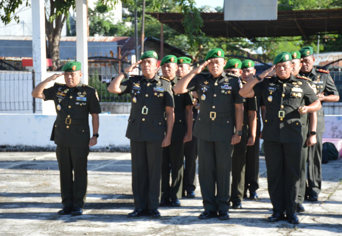 KOREM161WS's tweet photo. *Danrem 161/Wira Sakti Pimpin Ziarah Rombongan Peringati Hari Bakti ke-69 Kodam IX/Udayana* https://t.co/6SE0zmxkUn