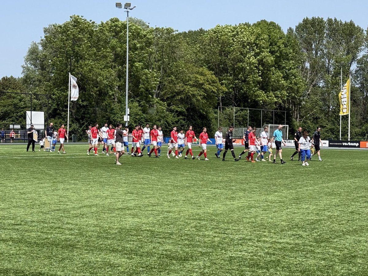 RhoonVv's tweet photo. En nu echt de allerlaatste wedstrijd van vv Rhoon 1, uit bij SC Botlek. https://t.co/BIe2DLYwRf