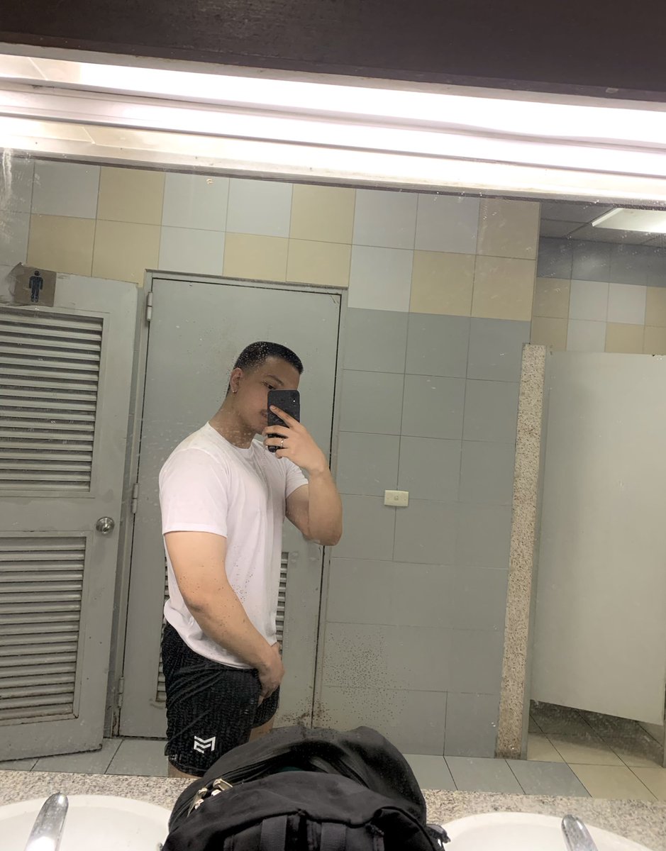 prem_825's tweet photo. Gym 🥵💦 https://t.co/EIuirnHTfA