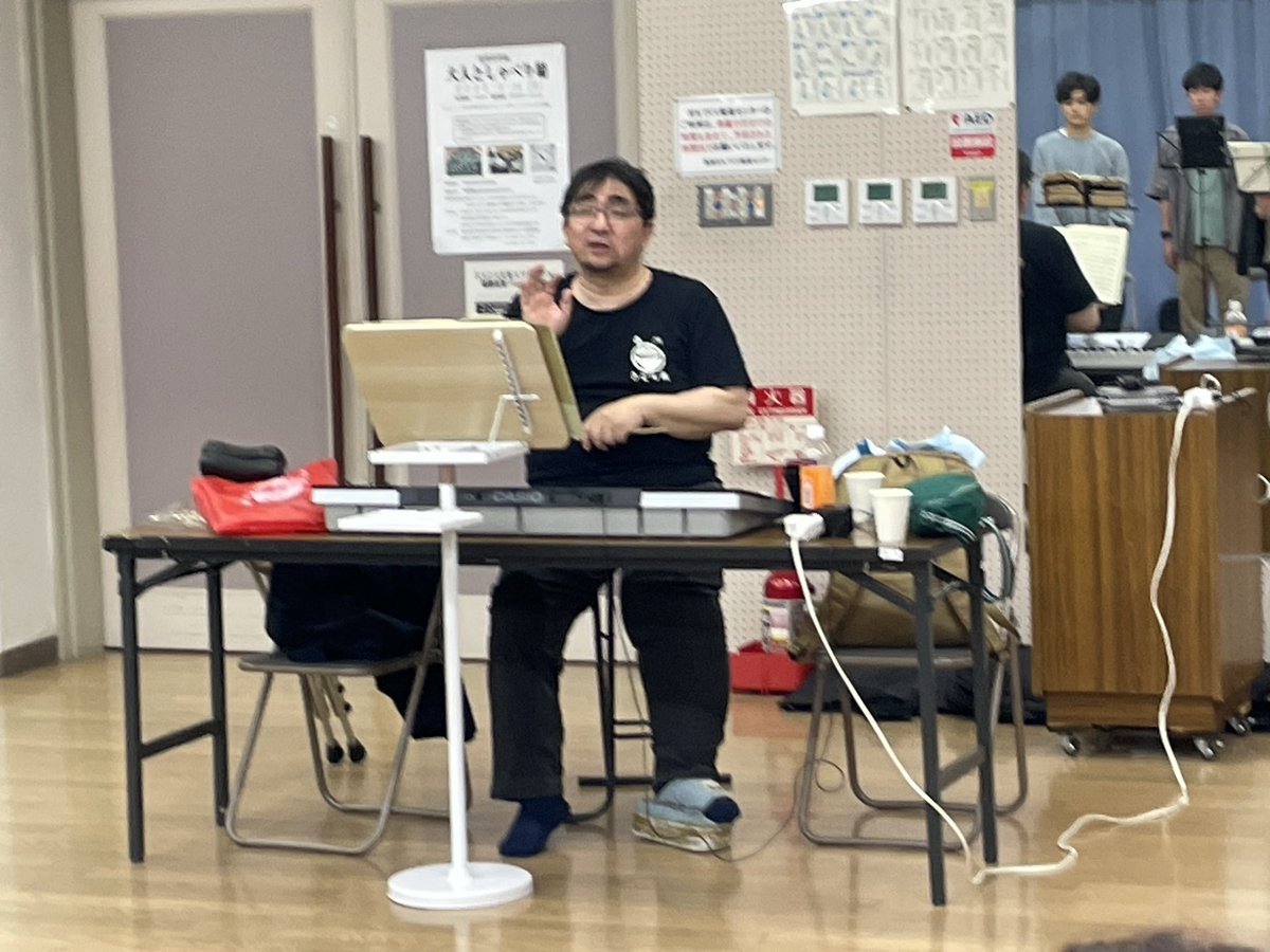 MODOKIchorus's tweet photo. 【土曜練】
鳥栖の広大な土地に、春蒔き小麦が黄金の絨毯敷き詰めております。

本日も全開！
守護神もお見えになり、
全パートの声も整えてまして。

明日もがむばる！

黄金の絨毯が美しい鳥栖と、
5月の空に澄み渡る（,,.😆）声、
新曲チャレンジの今、
見学・入団に最適です😍 https://t.co/lMy041PcFR