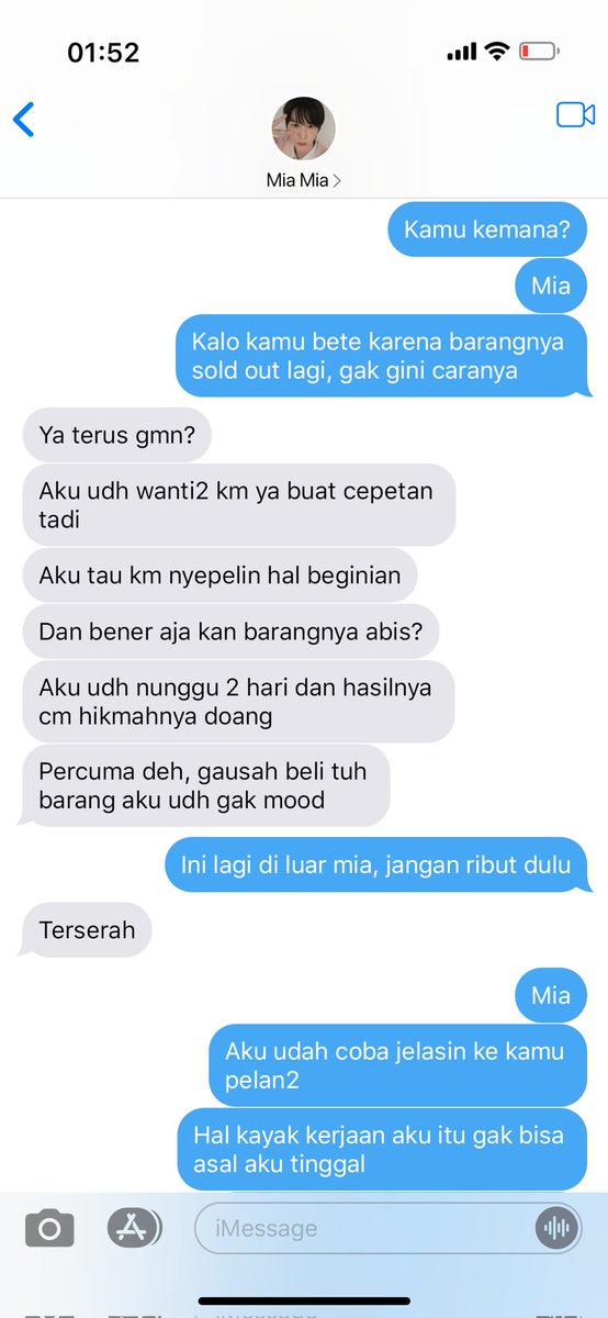 sepiatides's tweet photo. Mia hubby berantem imut soalnya mia bete jaket yang pengen dibeli sold out lagi #syongsok #berantem #kecil https://t.co/elGEysy3mL