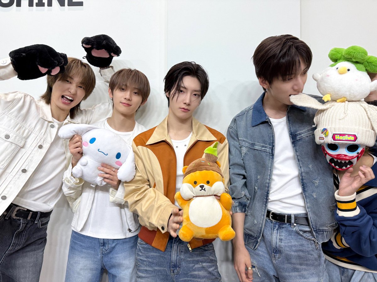 hrtzwav's tweet photo. #팬사인회 | #260523

오늘도 사랑 가득 응원 가득 받은 하루🧸
여러분 덕분에 힘 충전 완료⚡ 

#hrtzwav #하츠웨이브 https://t.co/HsvFPjsaGm